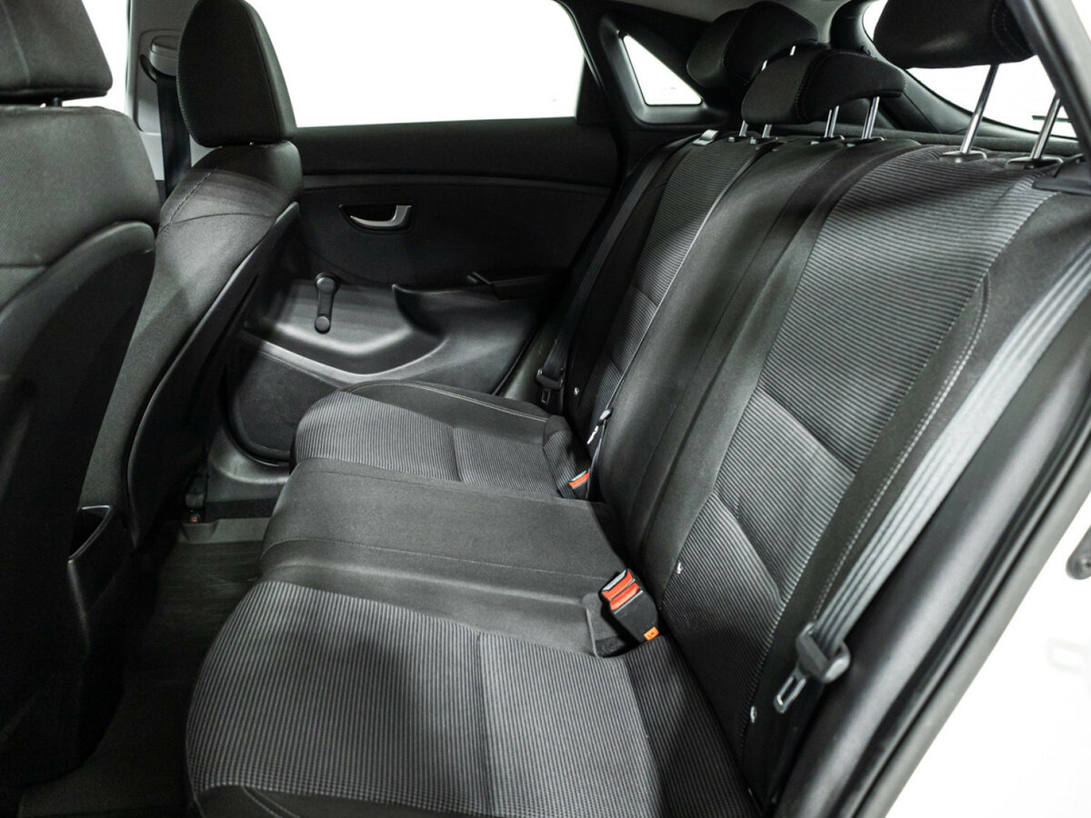 Hyundai i30 II Рестайлинг, 2015 - Фото №9