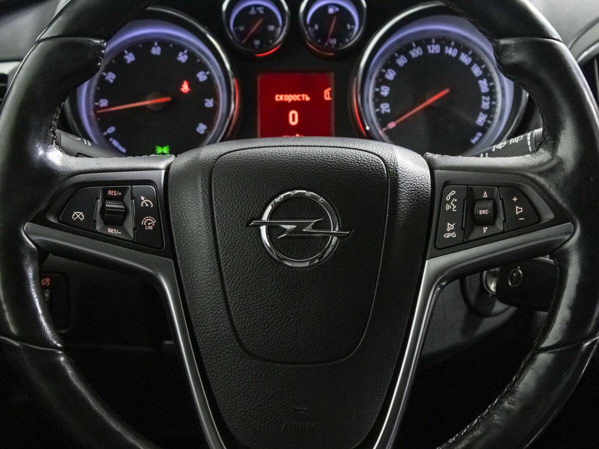 Opel Astra J Рестайлинг, 2013 - Фото №11