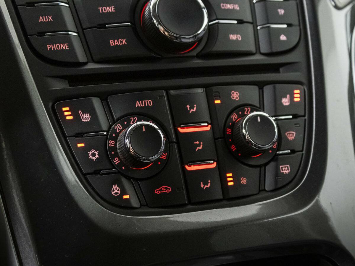 Opel Astra J Рестайлинг, 2013 - Фото №14