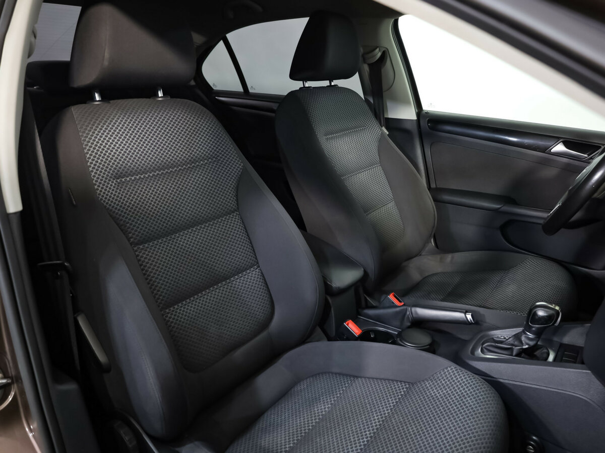 Volkswagen Jetta VI, 2014 - Фото №16