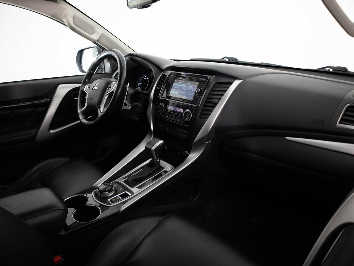 Mitsubishi Pajero Sport III, 2016 - Фото №10