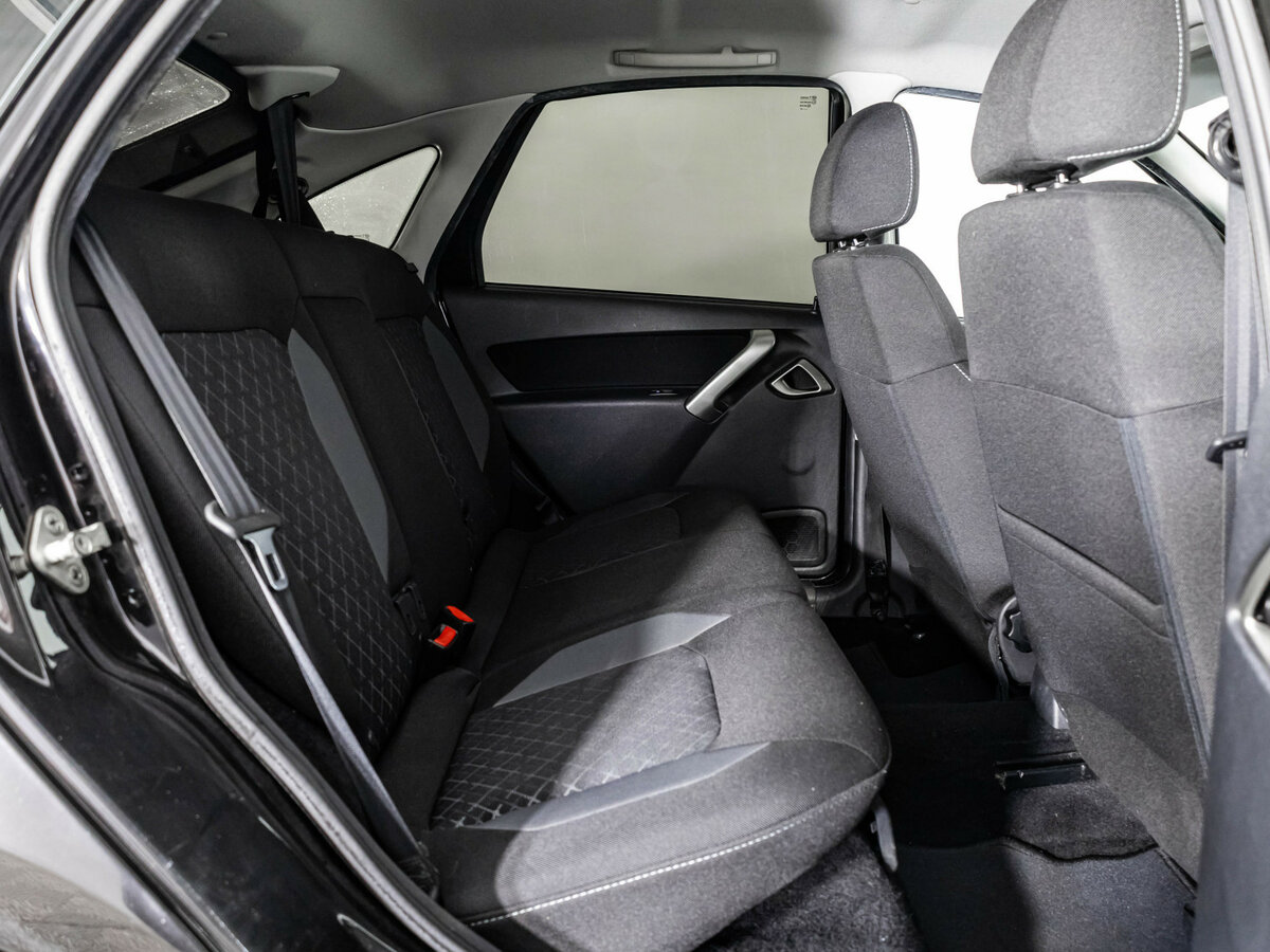 Lada (ВАЗ) Granta I Рестайлинг, 2019 - Фото №13