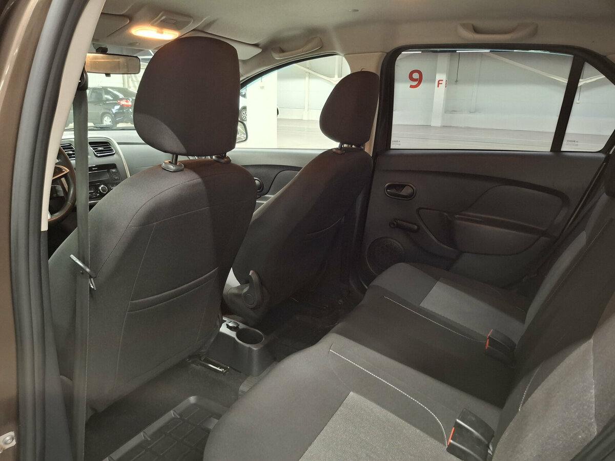 Renault Logan Stepway II Рестайлинг, 2020 - Фото №11