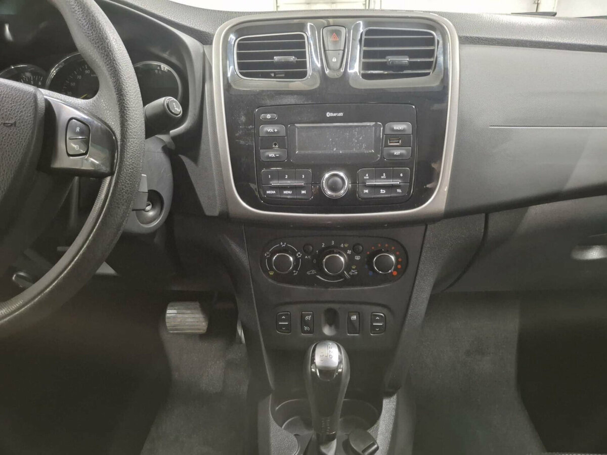 Renault Logan II, 2017 - Фото №14