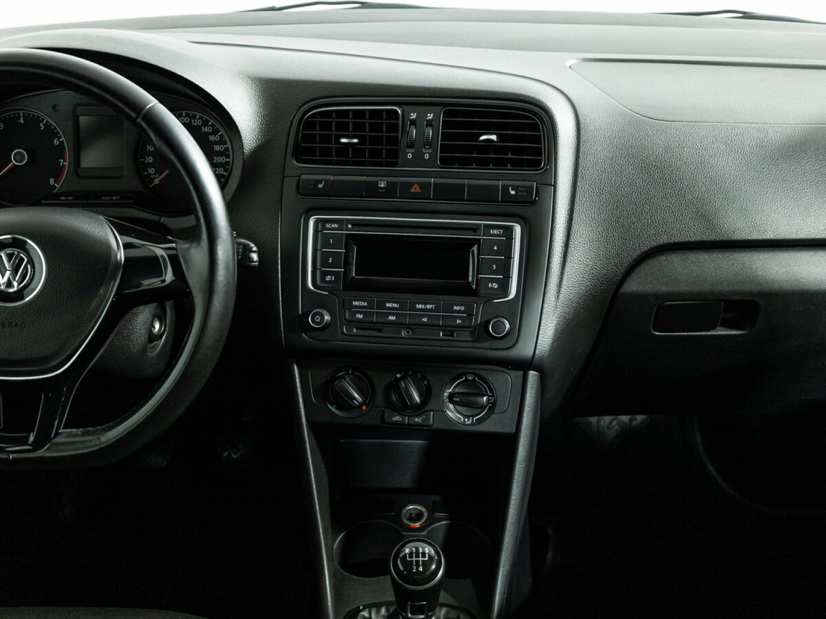 Volkswagen Polo V Рестайлинг, 2015 - Фото №13