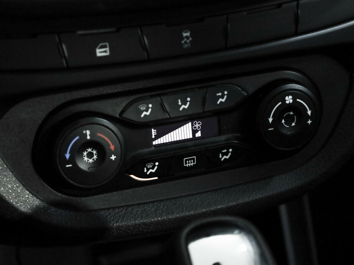 Lada (ВАЗ) Vesta I, 2020 - Фото №12