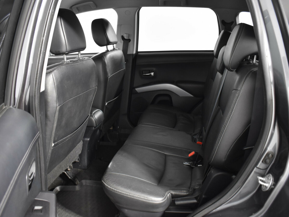 Mitsubishi Outlander II Рестайлинг, 2012 - Фото №11