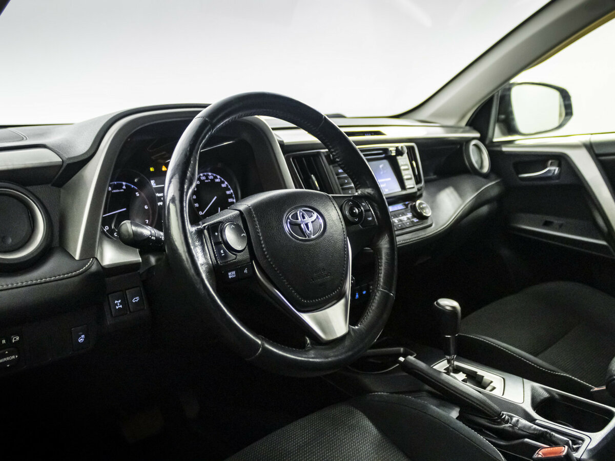 Toyota RAV4 IV (XA40) Рестайлинг, 2015 - Фото №9