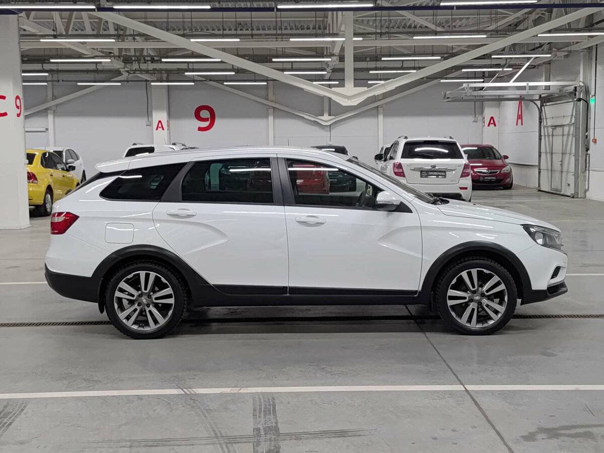 Lada (ВАЗ) Vesta SW I, 2018 - Фото №3