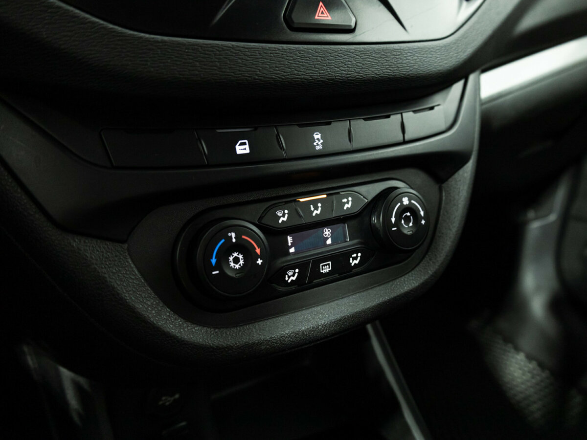 Lada (ВАЗ) Vesta SW I, 2020 - Фото №15