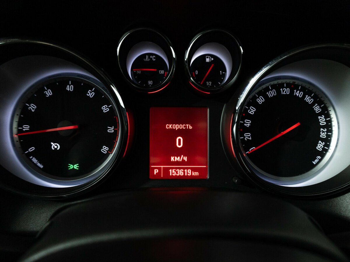 Opel Astra J Рестайлинг, 2013 - Фото №1