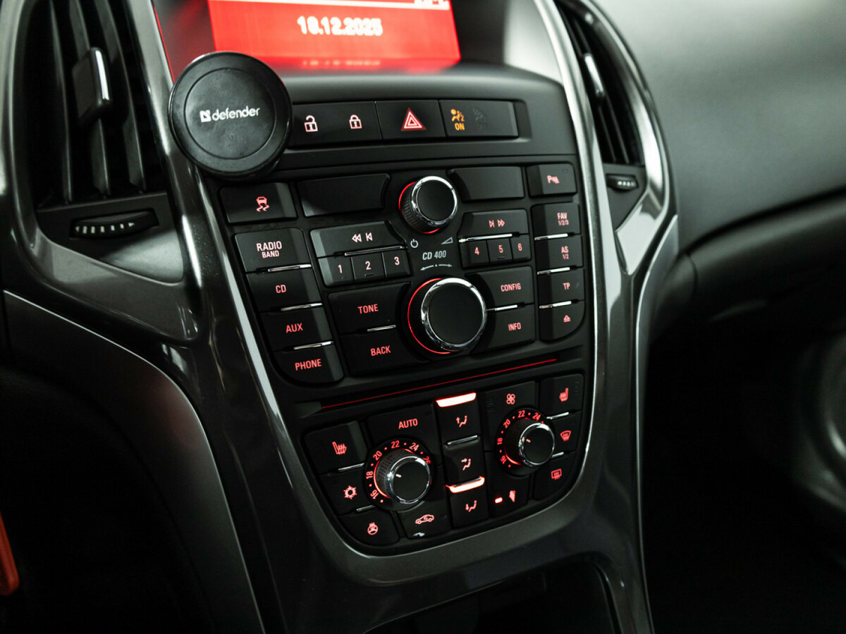 Opel Astra J Рестайлинг, 2013 - Фото №4