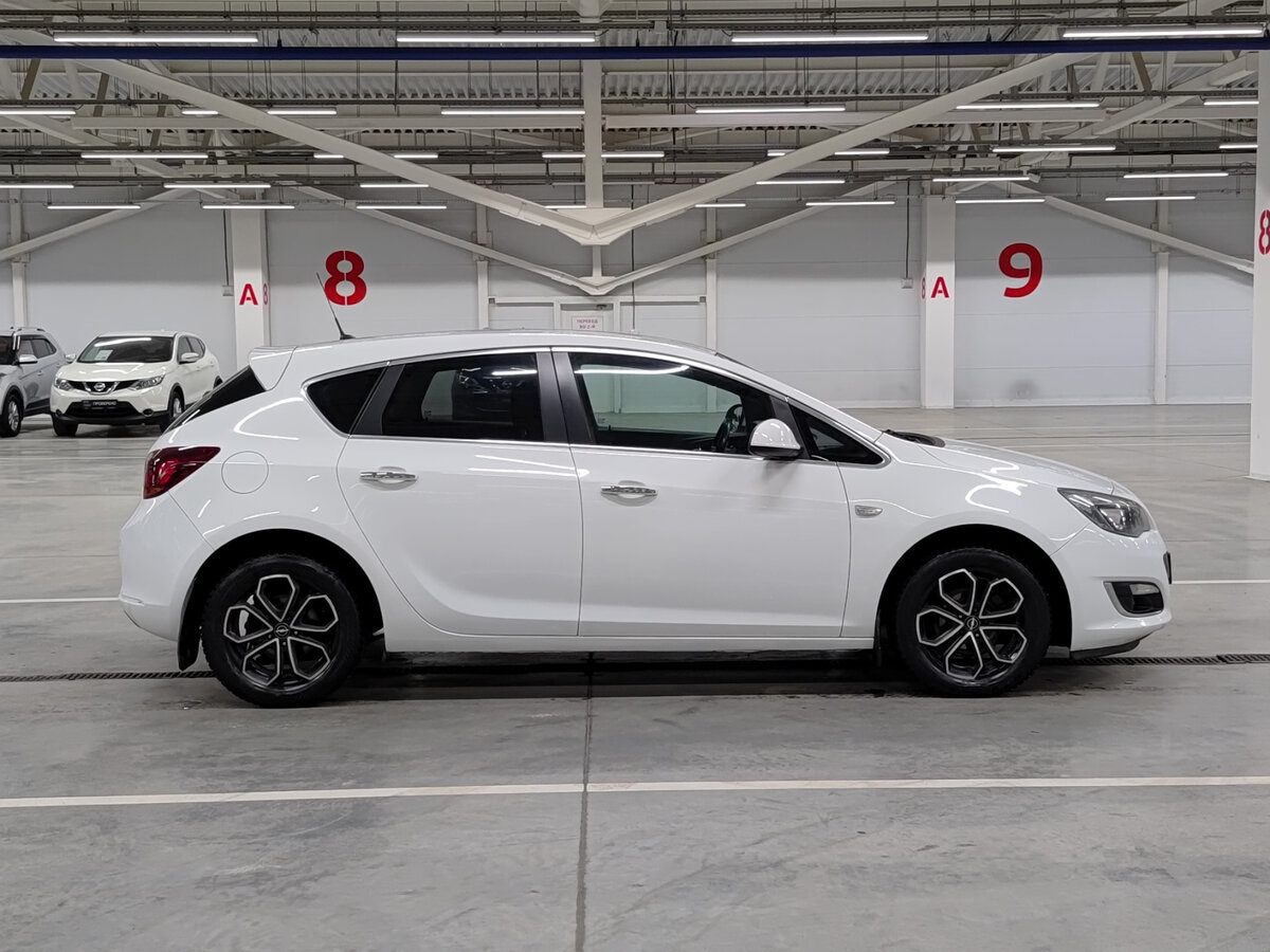 Opel Astra J Рестайлинг, 2013 - Фото №3