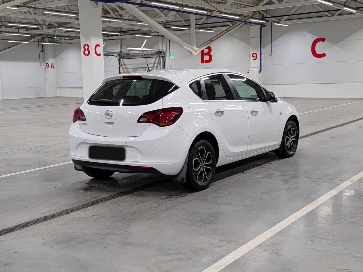 Opel Astra J Рестайлинг, 2013 - Фото №4