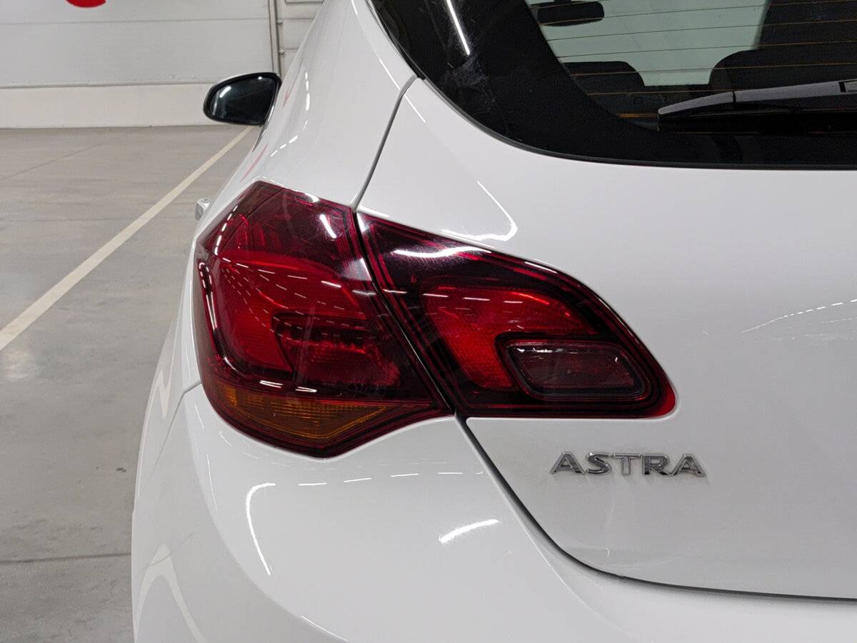 Opel Astra J Рестайлинг, 2013 - Фото №8