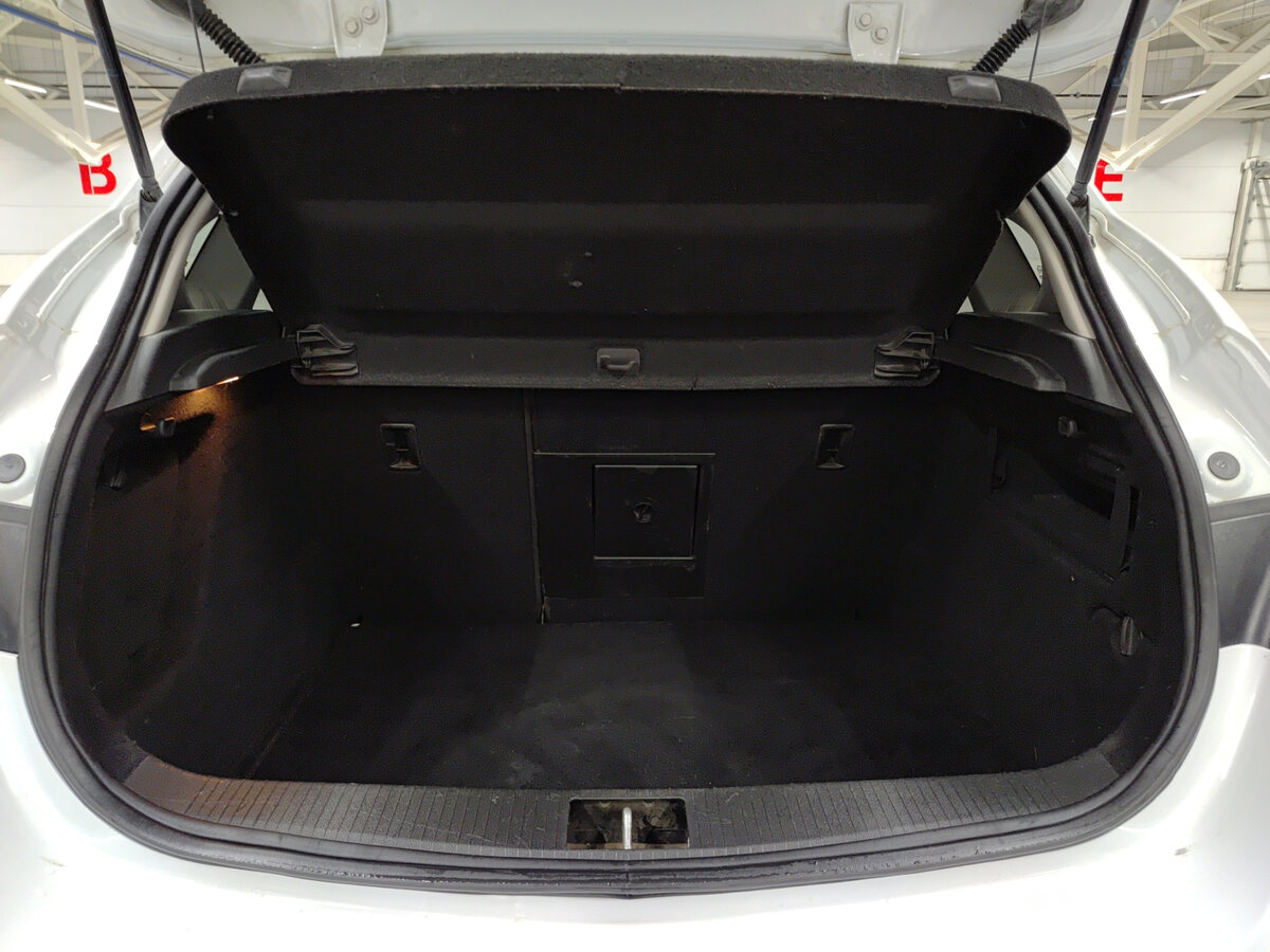 Opel Astra J Рестайлинг, 2013 - Фото №9