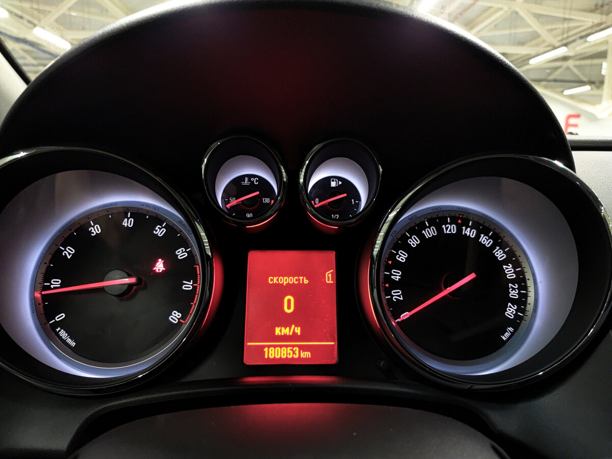 Opel Astra J Рестайлинг, 2013 - Фото №12