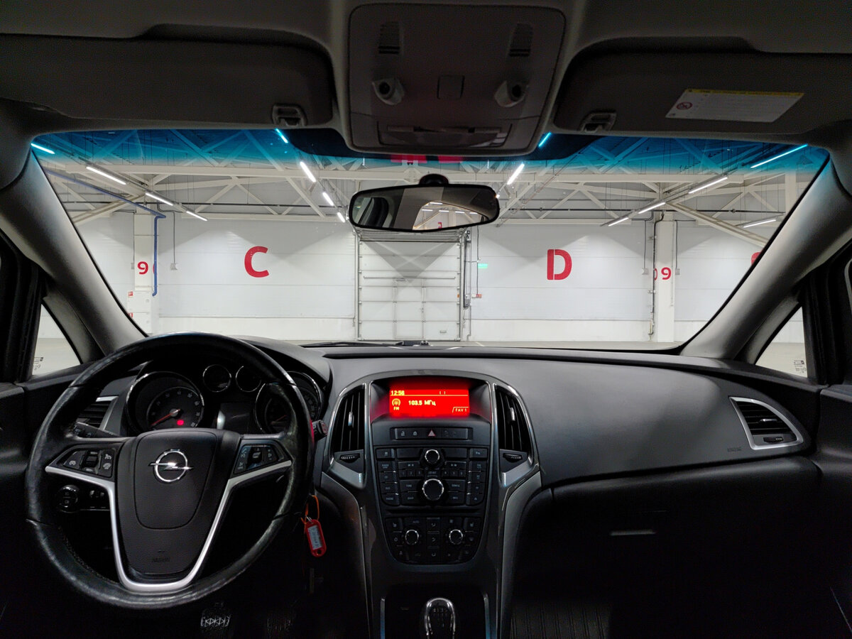 Opel Astra J Рестайлинг, 2013 - Фото №13