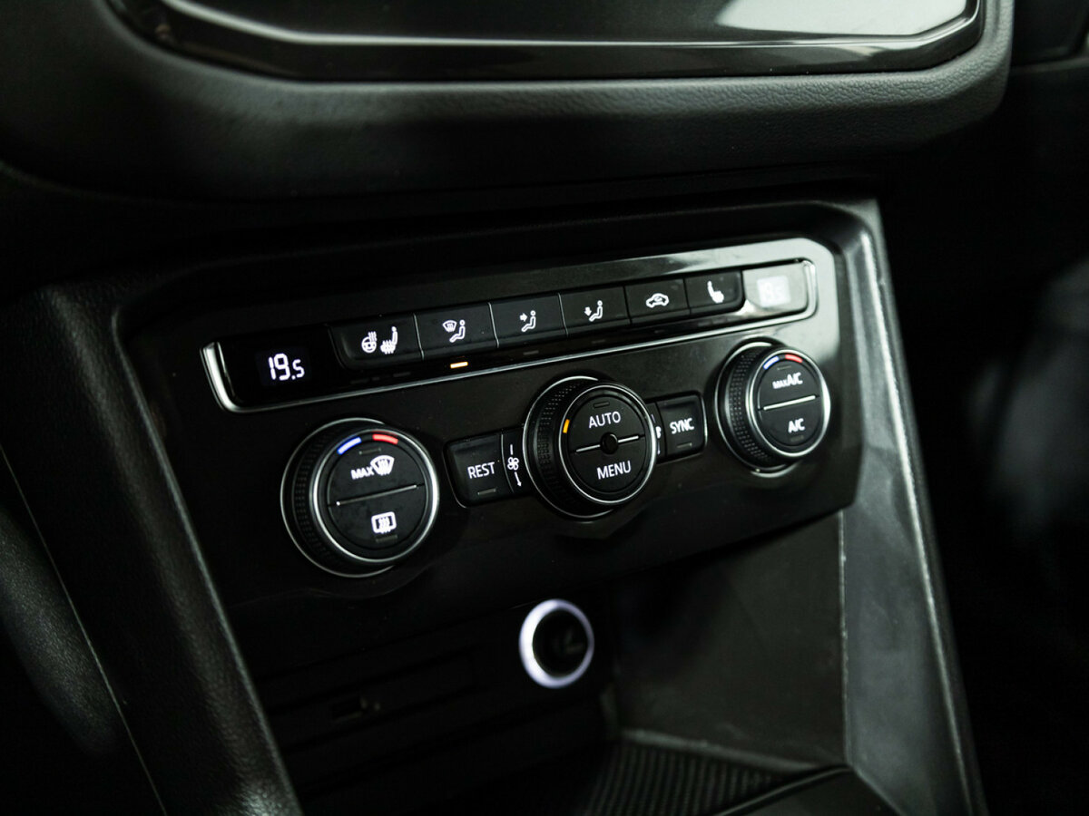 Volkswagen Tiguan II, 2017 - Фото №11