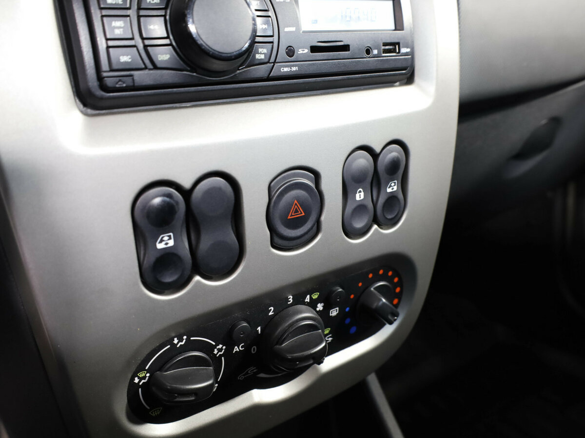 Renault Logan I Рестайлинг, 2015 - Фото №12