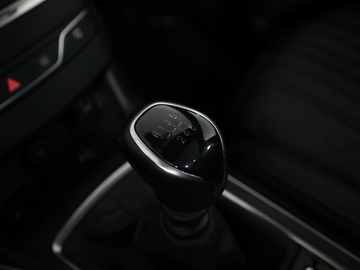 Peugeot 308 II Рестайлинг, 2019 - Фото №10