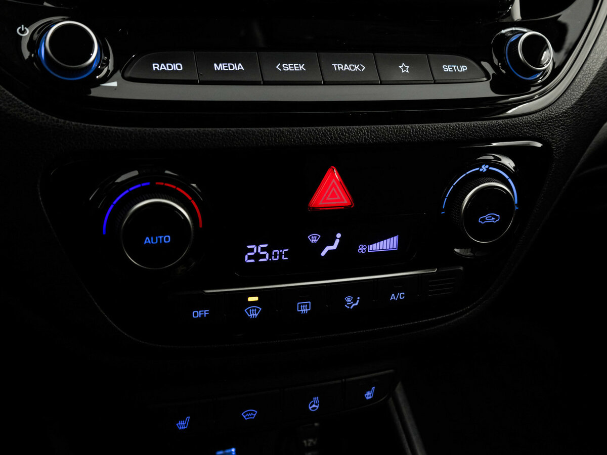 Hyundai Solaris II Рестайлинг, 2020 - Фото №12