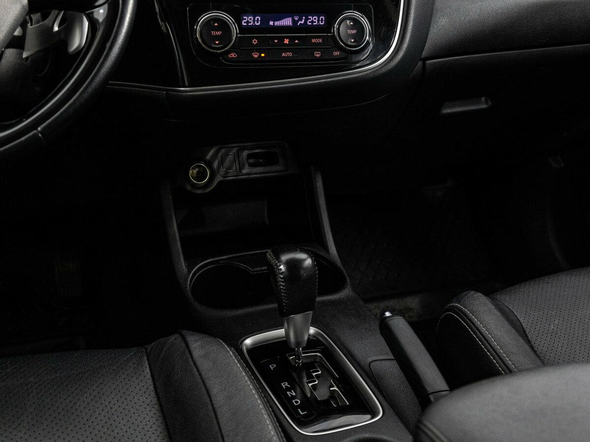 Mitsubishi Outlander III Рестайлинг 2, 2016 - Фото №9