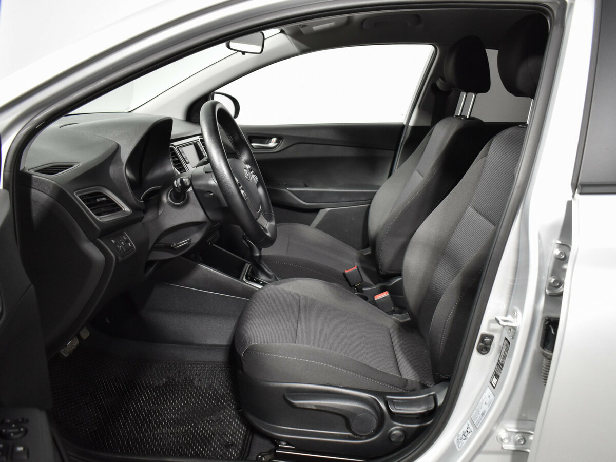 Hyundai Solaris II Рестайлинг, 2020 - Фото №9