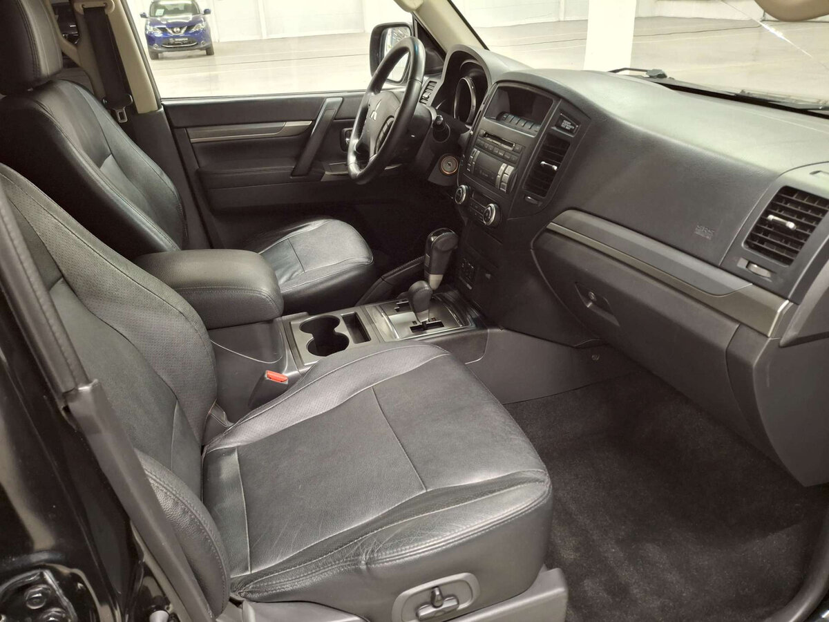 Mitsubishi Pajero IV Рестайлинг 1, 2012 - Фото №10