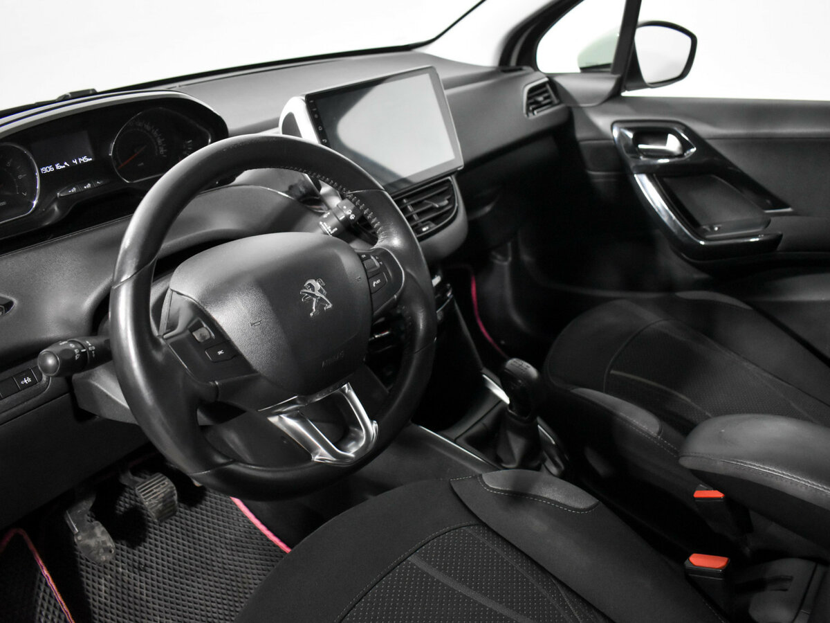 Peugeot 208 I, 2013 - Фото №8