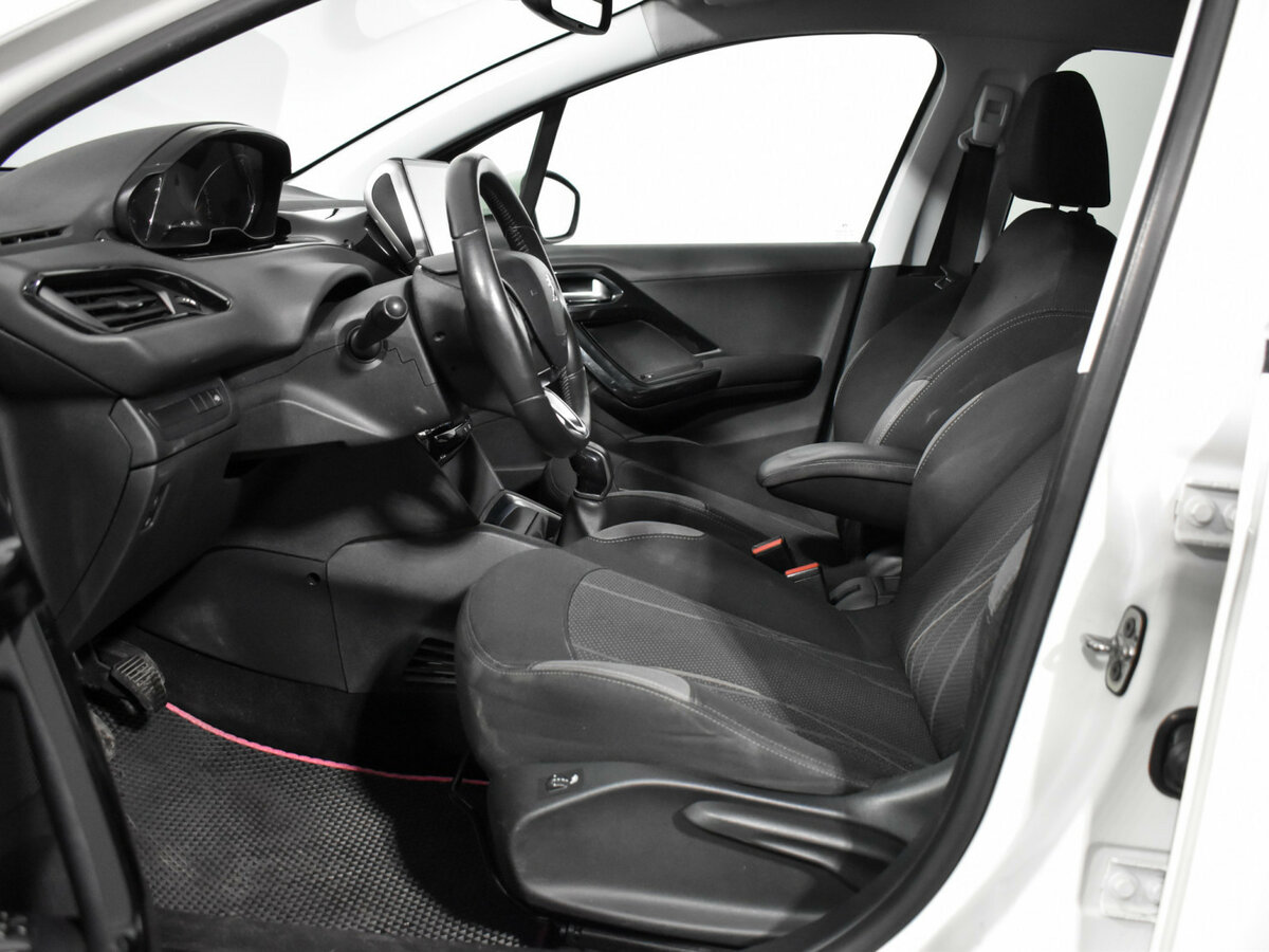 Peugeot 208 I, 2013 - Фото №9