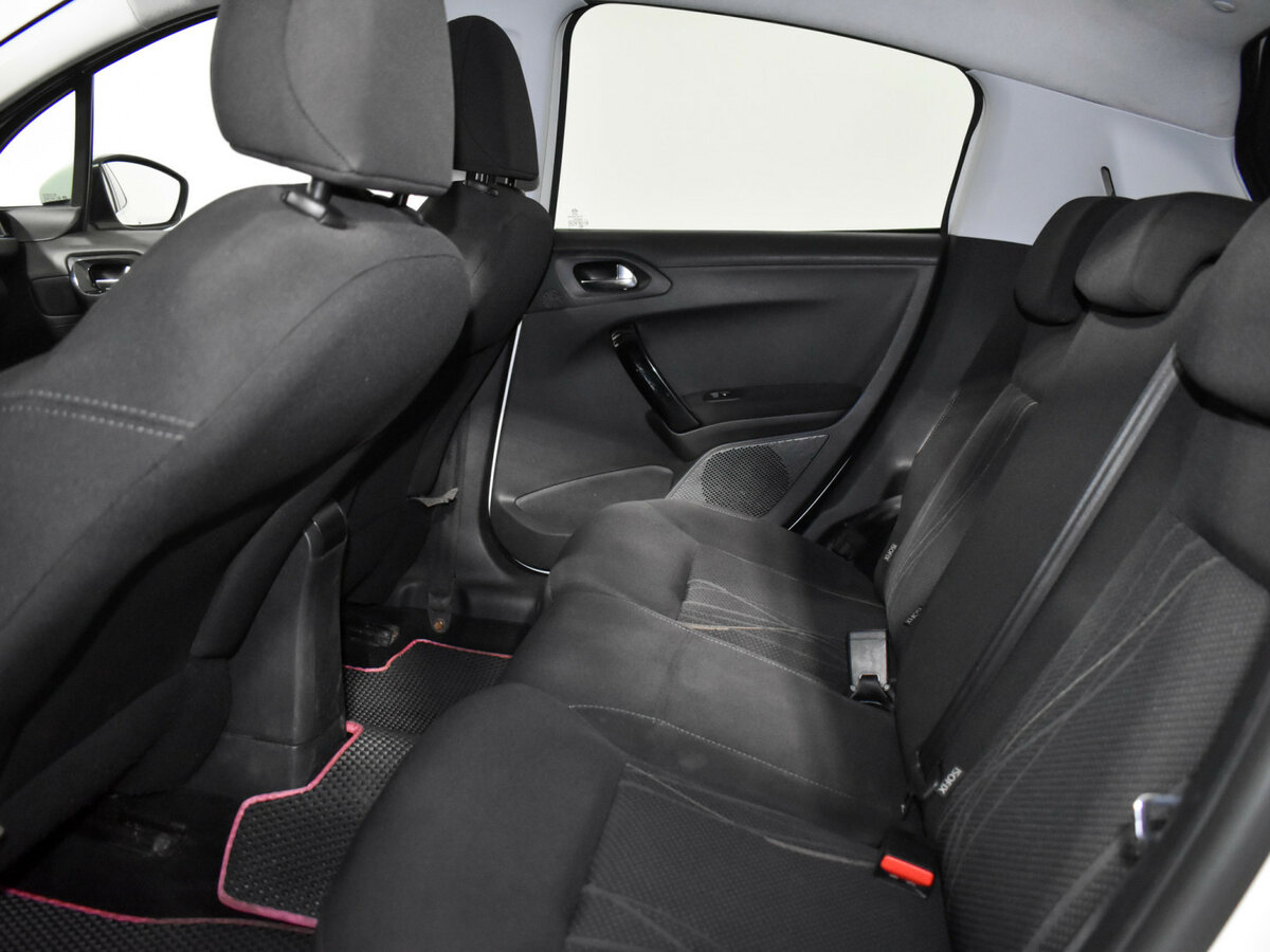 Peugeot 208 I, 2013 - Фото №10
