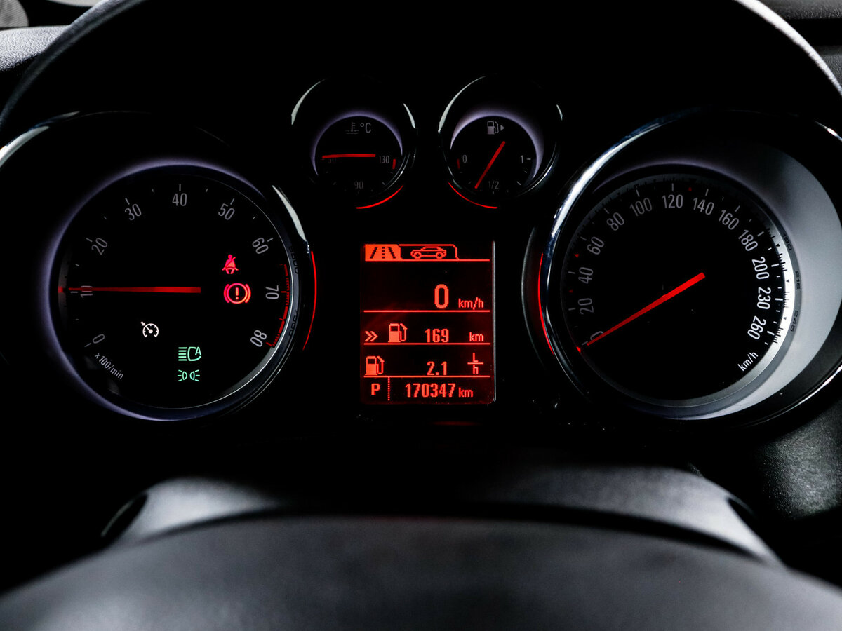 Opel Astra J Рестайлинг, 2013 - Фото №8