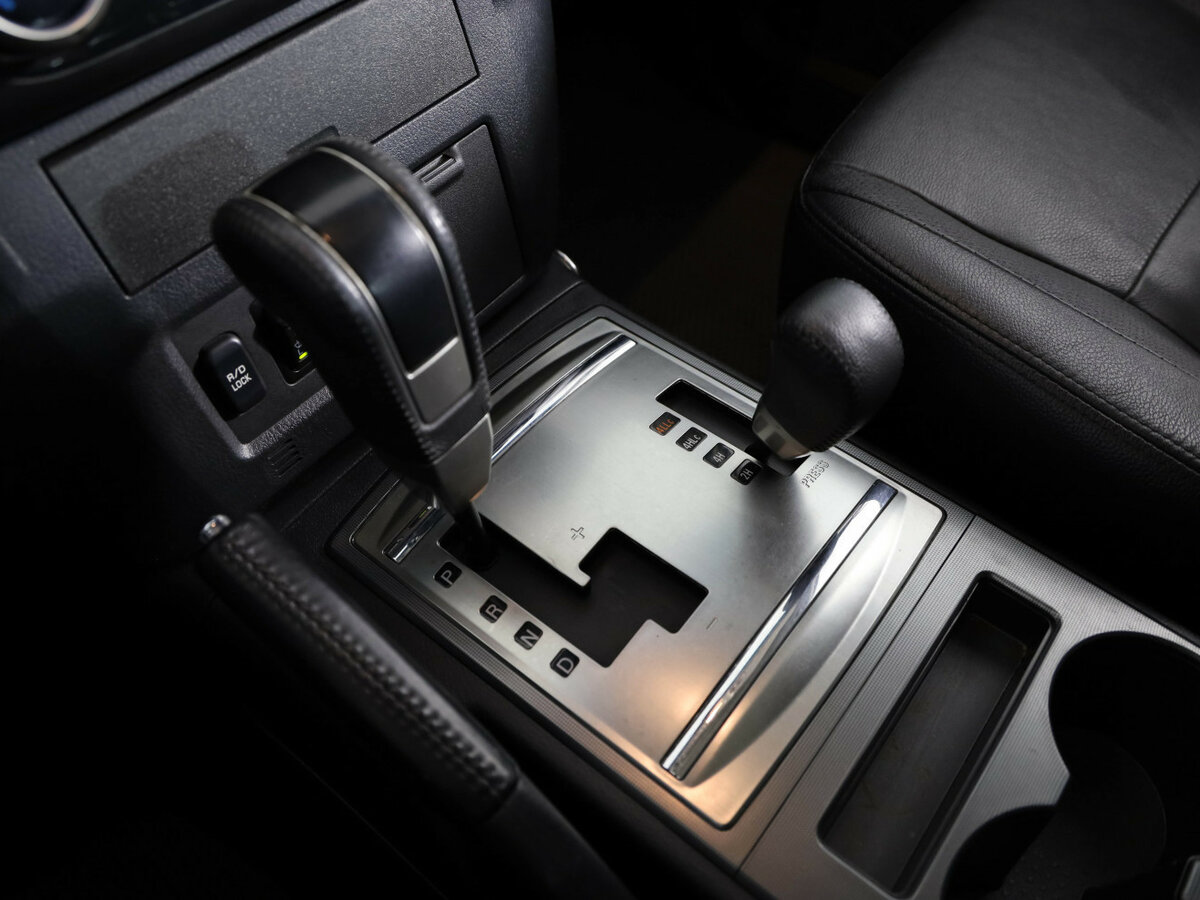 Mitsubishi Pajero IV Рестайлинг 1, 2013 - Фото №13