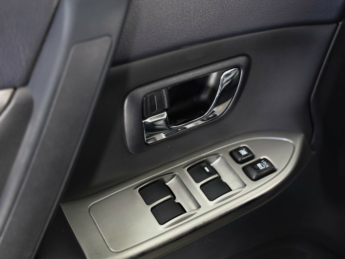 Mitsubishi Pajero IV Рестайлинг 1, 2013 - Фото №16