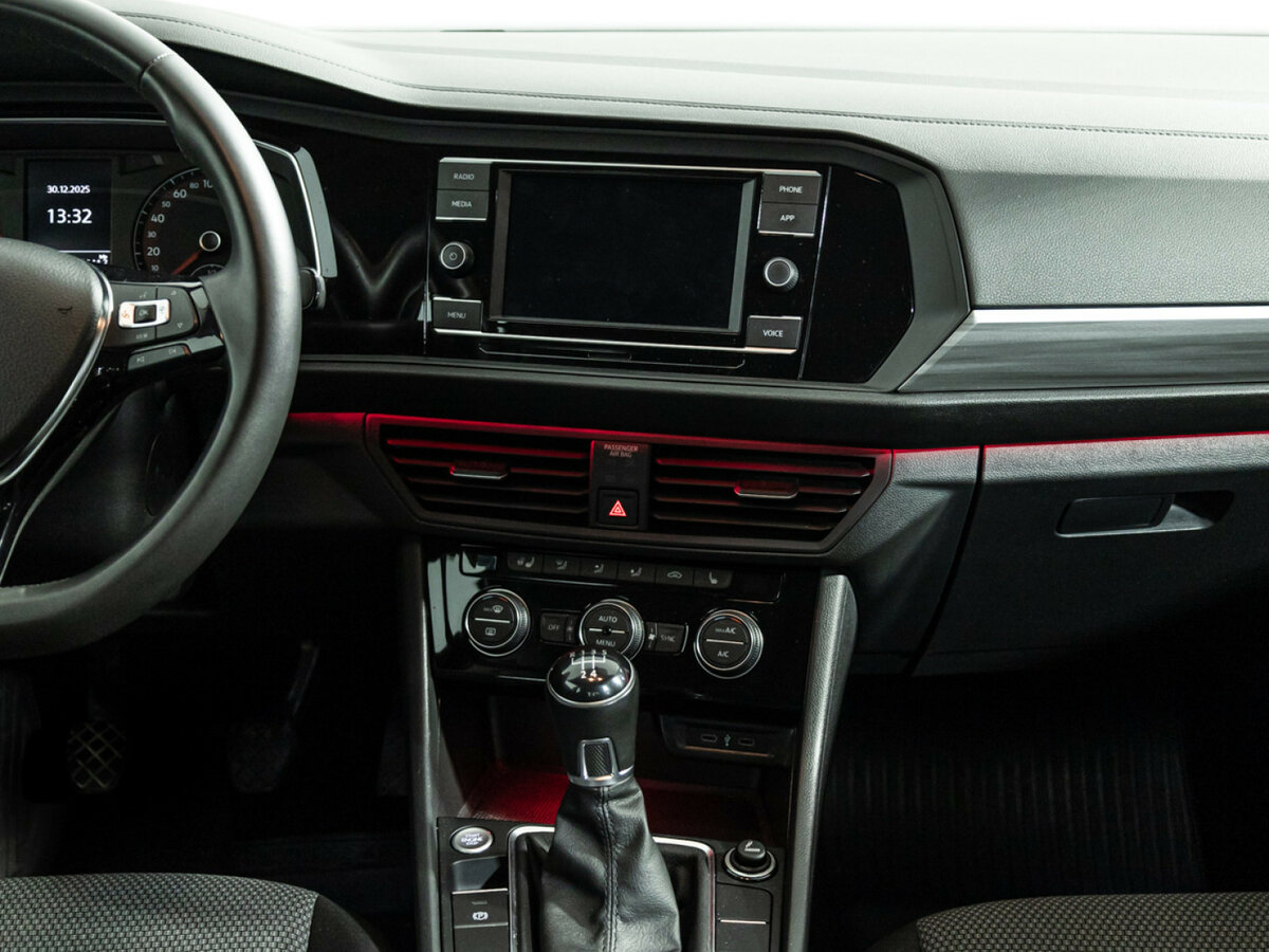 Volkswagen Jetta VII, 2020 - Фото №13