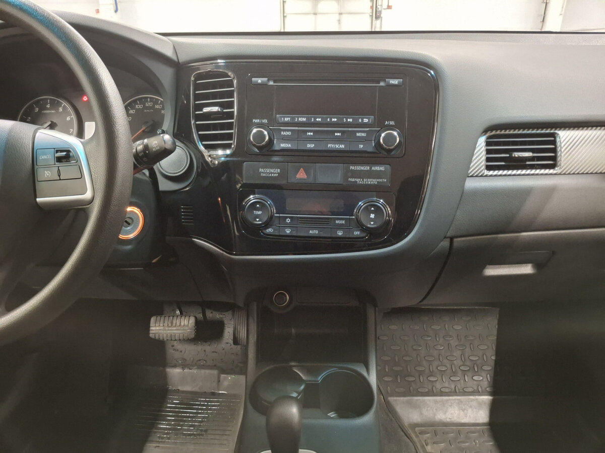 Mitsubishi Outlander III Рестайлинг, 2014 - Фото №13