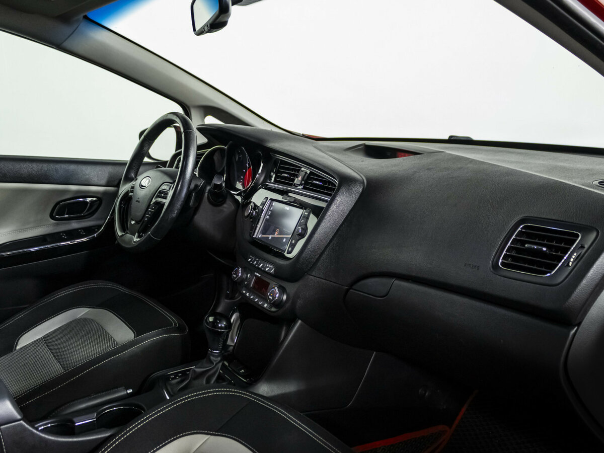 Kia Ceed II Рестайлинг, 2017 - Фото №8