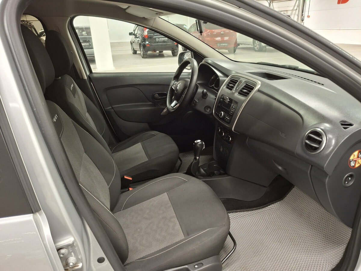 Renault Logan Stepway II Рестайлинг, 2020 - Фото №10