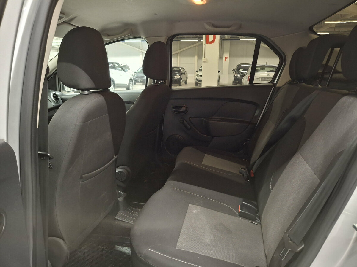 Renault Logan Stepway II Рестайлинг, 2020 - Фото №11