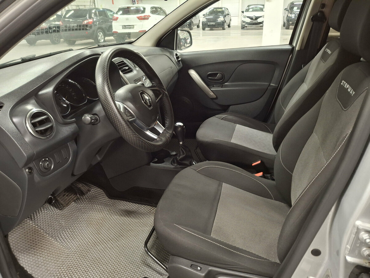 Renault Logan Stepway II Рестайлинг, 2020 - Фото №15