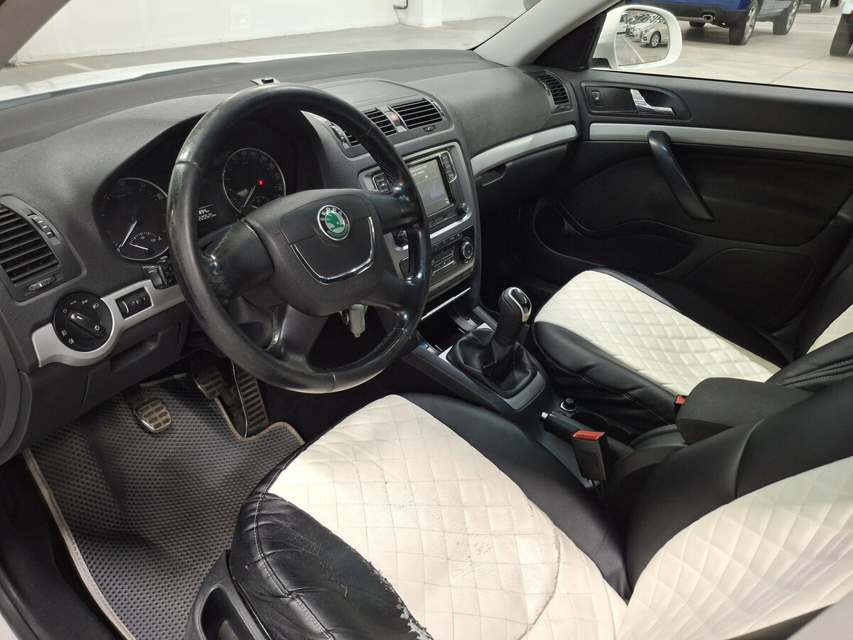 Skoda Octavia II (A5) Рестайлинг, 2012 - Фото №15